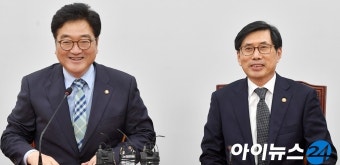 [포토]박상기 법무부장관, 민주당 우원식 원내대표 예방