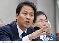 전 정부 문건 논란, 국회 운영위에서도 갈등