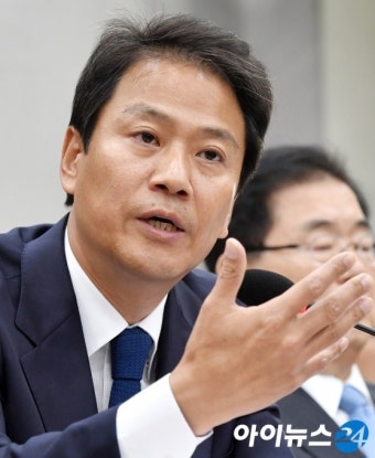 [포토]국회 운영위 출석한 임종석 靑 비서실장