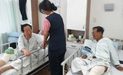 청주 마이크로병원, 보은군 저소득층에 무릎 인공관절 수술 지원