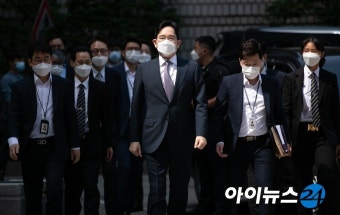 [檢 이재용 기소] 발목 잡힌 삼성, 대형 변호인단 구성해 맞설 듯