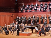 ‘상록수’부터 ‘젊은 그대’까지…이마에스트리 ‘코로나 극복 응원송’ 합창했다