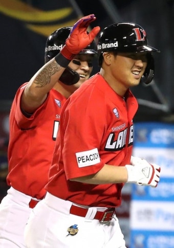 SSG '최정 2홈런' 감독 바꾼 롯데에 역전승