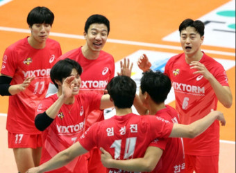 '나경복 32점' 우리카드, 풀세트 끝 한국전력 꺾고 결승행