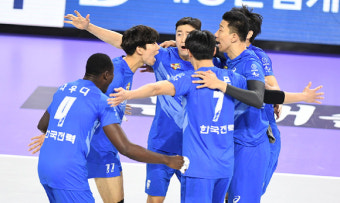 '서재덕 19점' 한국전력, 대한항공 3-1 제압…리그 1위 탈환