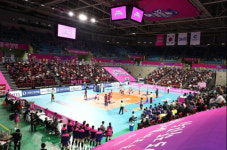 강소휘·모마 31점 GS칼텍스, 흥국생명 홈 개막전 딴지