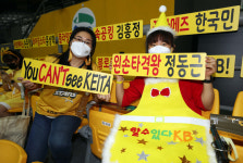 배구장에 부는 춤바람…코트 달구는 의정부 나이트