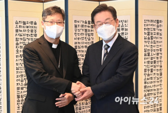 [포토]정순택 대주교 예방한 이재명 후보