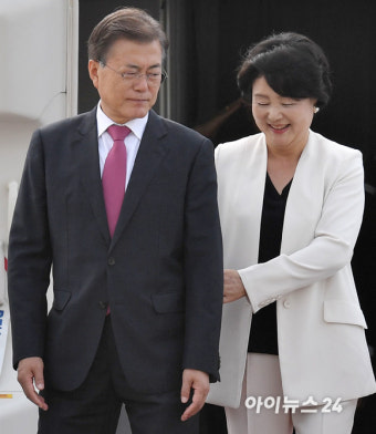 샤넬백 논란에 휩싸인 김건희 여사, 수사와 정치권 간 갈등 확대로 논란 확산