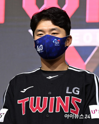 [포토]LG 유니폼 입고 미디어데이 참석한 박해민