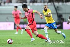 웃음이 피는 날 드리겠다…팬들 향한 손흥민의 약속