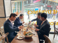 [포토]윤석열 대통령, 경제수석 생일기념 피자집서 점심식사