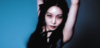 [영상]청하, 몽환+도발 묘한 긴장감…정규 2집 'Bare & Rare' 무드 샘플러 공개