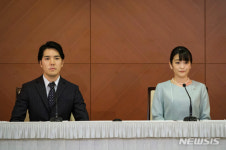 日마코 前공주와 결혼한 고무로, 삼수 끝에 뉴욕 변호사 시험 합격