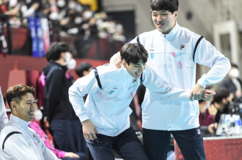 김연경 교체 거부한 강성형 감독…이소영 노린 임동혁의 스파이크