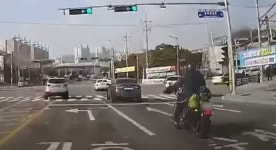 [기가車] 1차로 직진과 2차로 좌회전의  잘못된 만남
