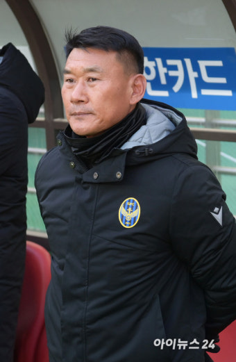'경인 더비' 무패 행진 마감…인천 조성환 감독 