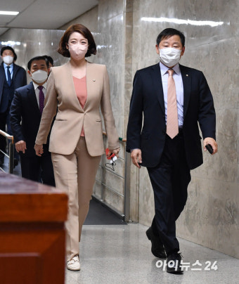 與 사무총장 이철규, 부총장 배현진·박성민…친윤 전진배치