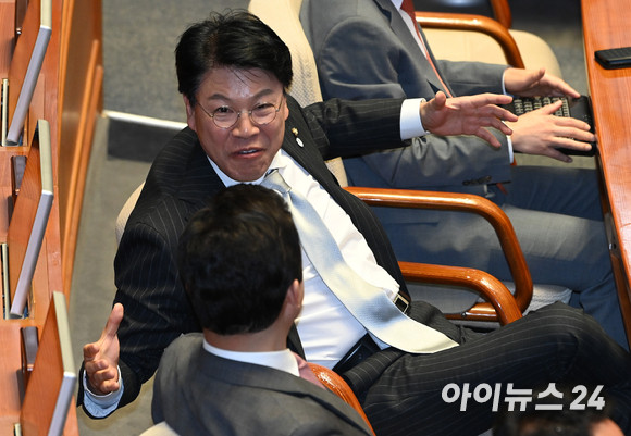 부산 출신 3선 국회의원 장제원 별세, 장례는 4월 4일 오전 실로암공원묘원에서.closed