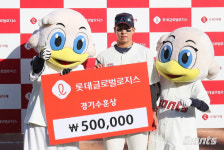 양혜빈 롯데 응원단 부단장 KIA와 홈 경기 시구