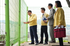 하윤수 부산교육감, 거제여중·계성여고 통학로 긴급 점검