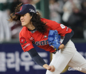 박세웅 시즌 첫 승 신고 롯데, SSG 추격 따돌리고 1위 탈환