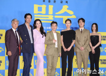 밀수 박정민 조인성 형 때문에 힘들었다