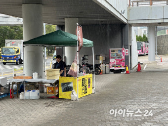 'V리그 여왕'이 떴다…日 소도시 히메지, 배구에 취하다