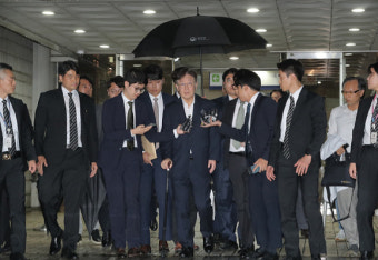 이재명 대통령의 대북송금 의혹 관련 5개 형사재판 모두 중단