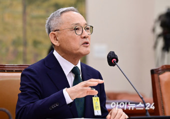[포토]답변하는 유인촌 문체부 장관 후보자