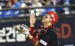 송호성 KIA 구단주 선수단에 태블릿 PC 선물