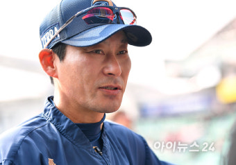 [포토]SSG와 준PO 1차전 앞둔 강인권 감독