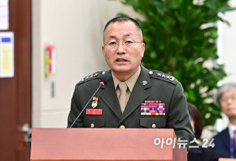 [포토]답변하는 김계환 해병대 사령관