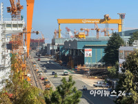 [현장] 세계 최대 규모 도크 한화오션 거제사업장…친환경 선박 주도권 잡는다