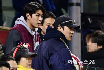[포토]이정후-김하성, 한국시리즈 5차전 관전 왔어요