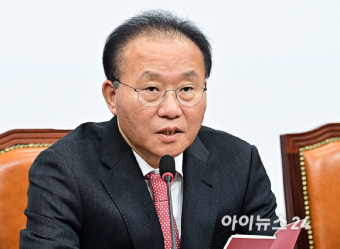[포토]원내대책회의 발언하는 윤재옥 원내대표