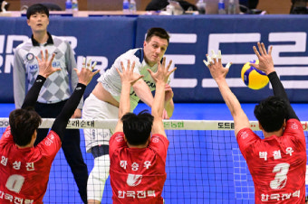 '연패는 없다' 우리카드, 한국전력 3-1 제압…단독 선두 순항