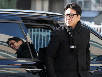 '이선균 협박범' 유흥업소 실장 공범 잡혀...사전 구속영장 신청