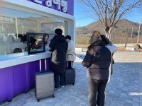 캐리어 모형 관광안내소 ‘단양여행가방’ 눈길