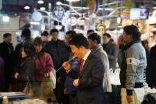 권영진 예비후보, 두류관광특구와 연계해 특색있는 전통시장을 만들겠다