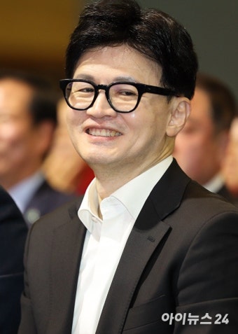[포토] 활짝 웃고 있는 한동훈 비대위원장