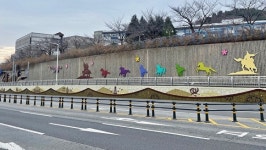경주시, 충효로 신라고 옹벽 김유신 장군 형상화 입체 구조물로 새 단장