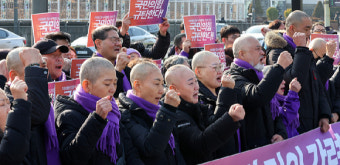 이태원 참사 유족들 '특별법 거부권' 건의에 단체 삭발