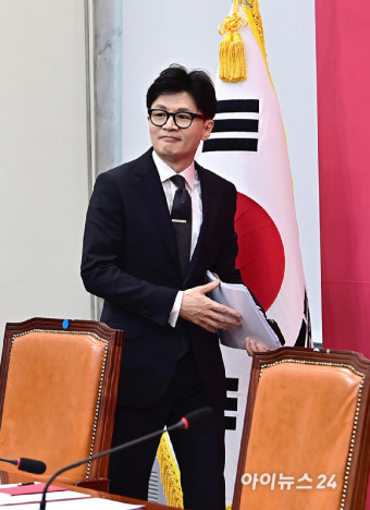 [포토]비상대책회의 참석하는 한동훈 비대위원장