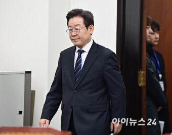 [포토]최고위 참석하는 이재명 대표