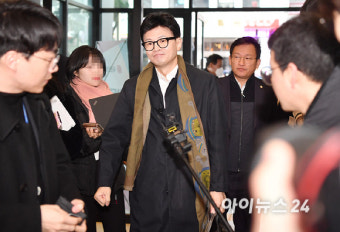 [포토]중앙당사로 출근하는 한동훈 비상대책위원장