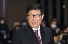 문재인 사진 액자로 보관…