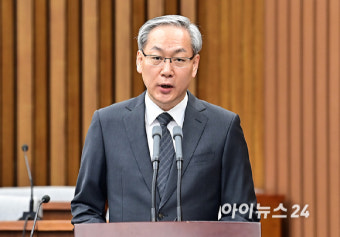 [포토]모두발언하는 엄상필 대법관 후보자