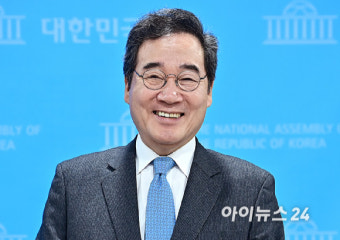 [포토]미소짓는 이낙연 새로운미래 공동대표