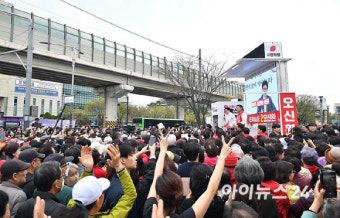 [포토]김병민·오신환 광진구 후보 지지호소 하는 한동훈